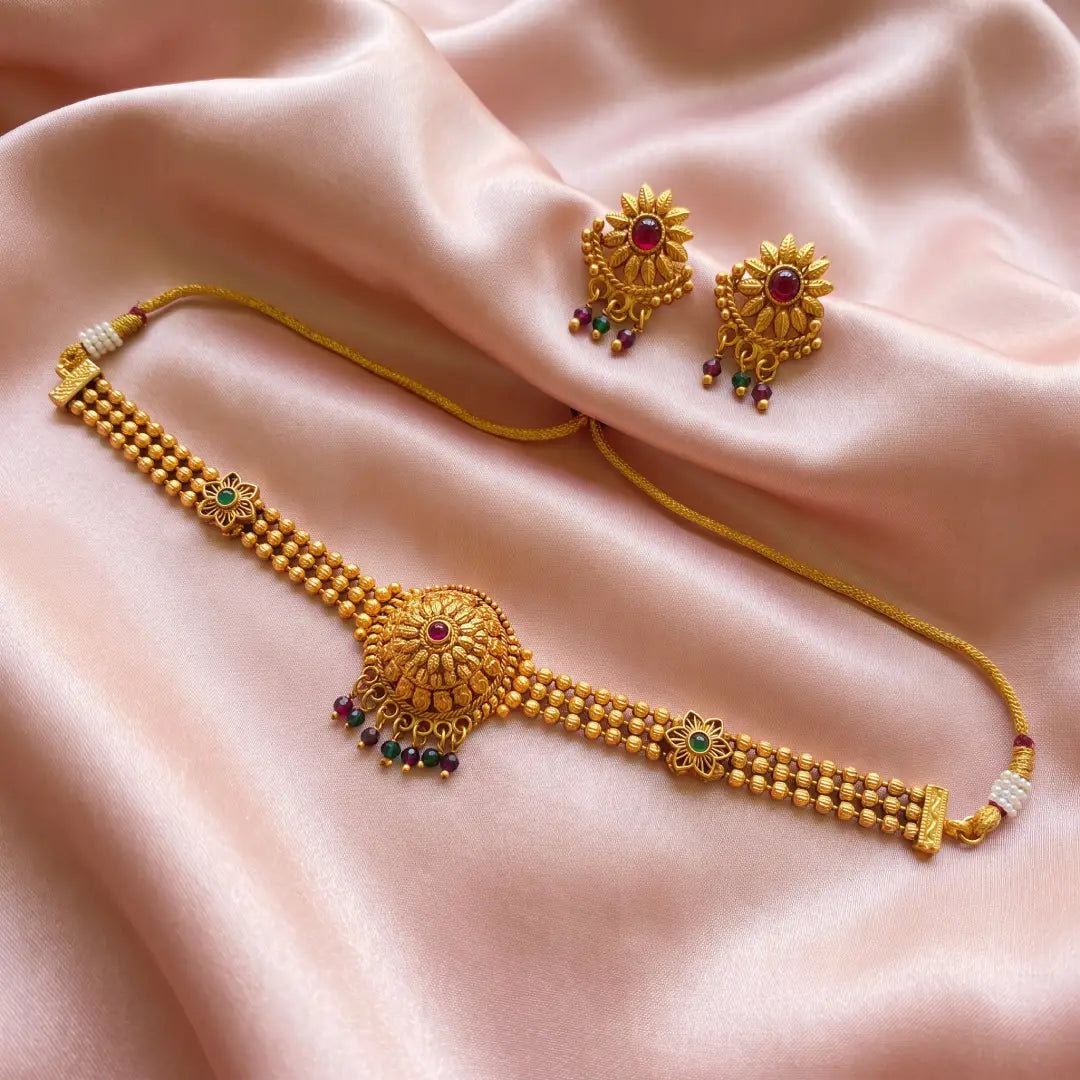 Choker with Earrings Matt polish - Free size