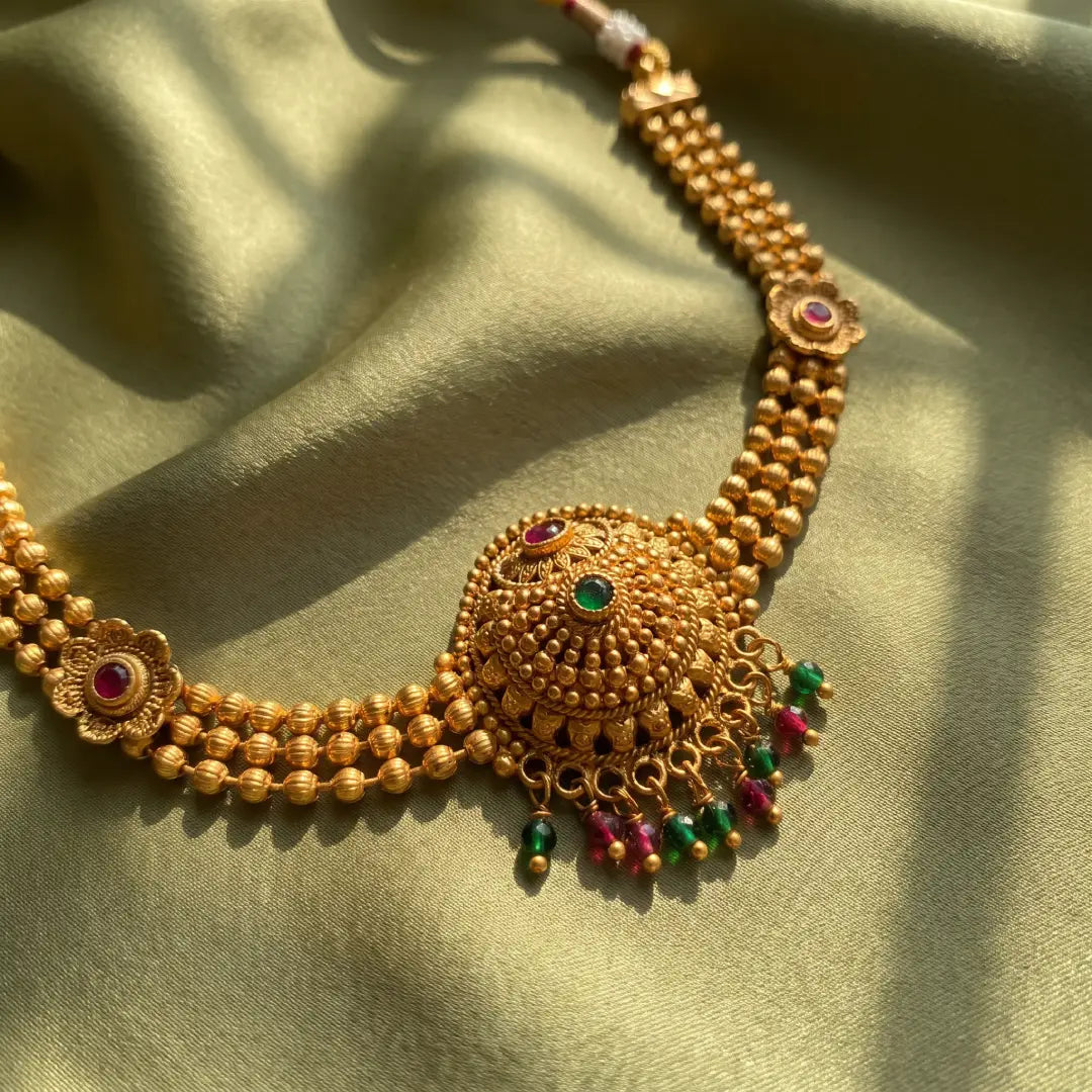 Choker with Earrings Matt polish - Free size